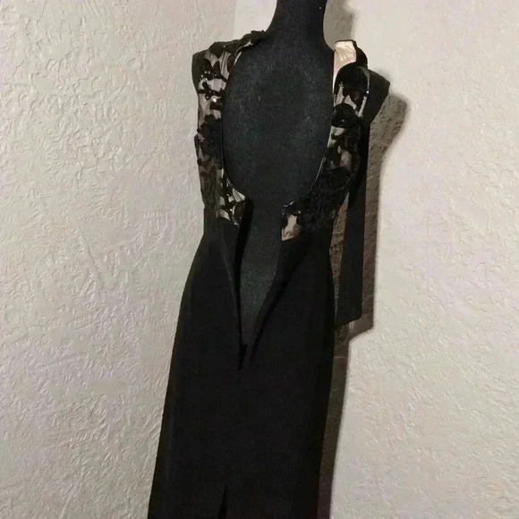 Vince camuto sequin crepe column Gown. - Picture 15 of 16